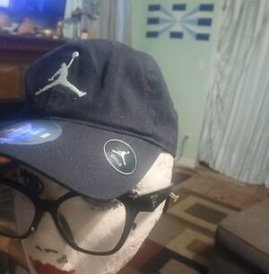 Jordan Black Cap White w/ Jordan logo for child